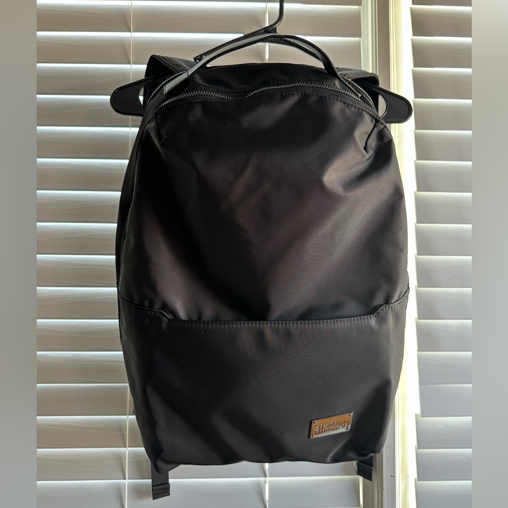 Elegant Backpack! Great For Work, Travel & On The Go! Buy! Best Offer Accepted!🖤